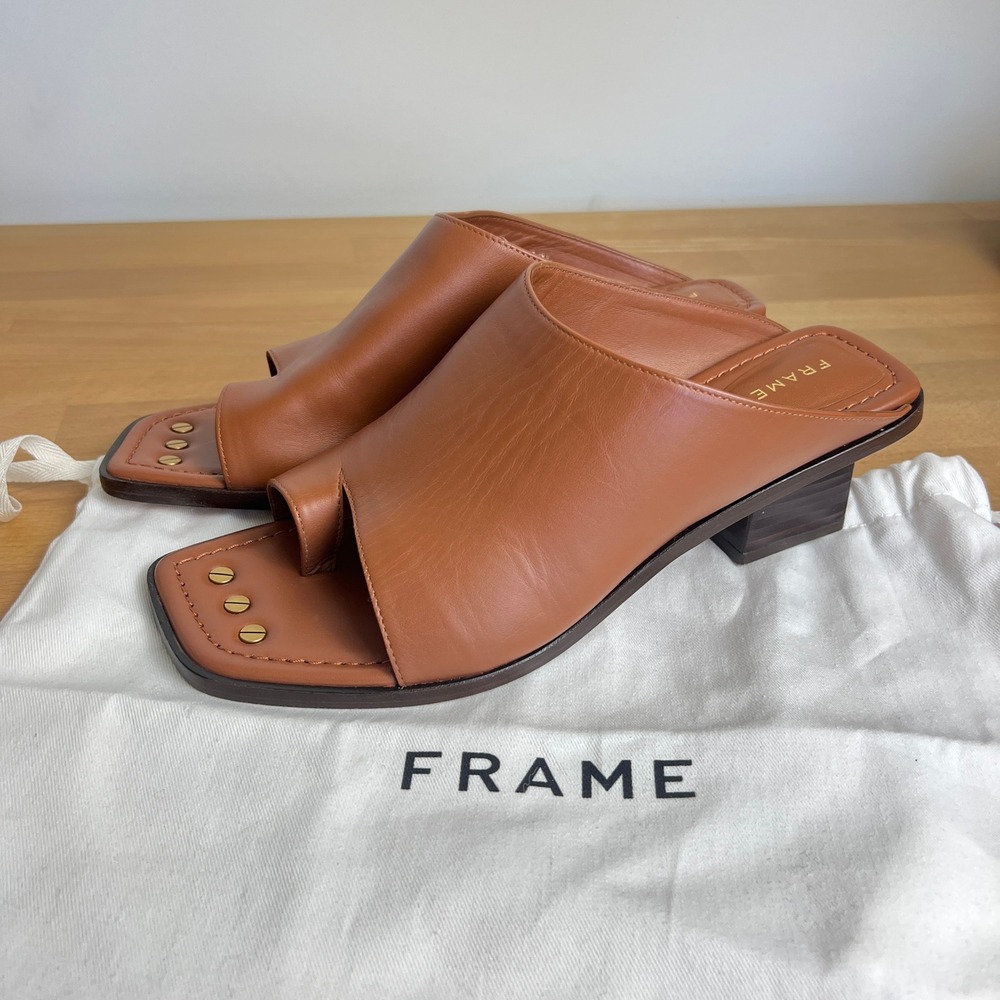 Frame Le Beachwood Leather Slide Sandal Heel‎ in Tobacco Brown